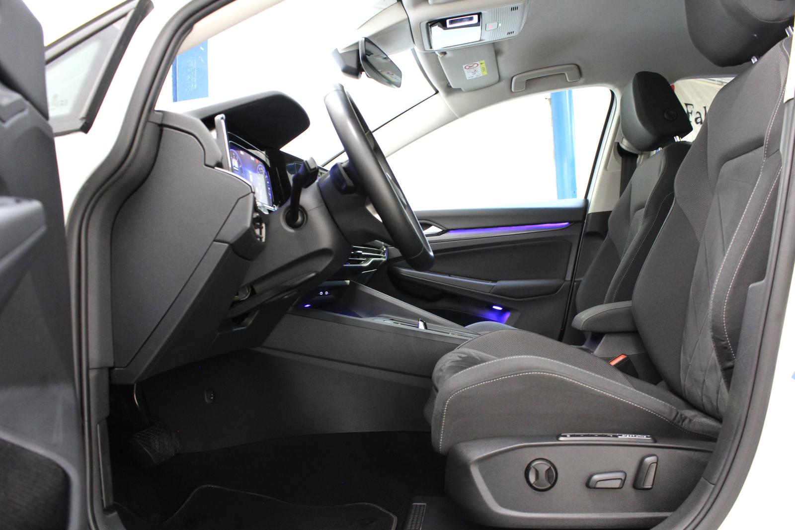 Volkswagen Golf VIII 1.5 eTSI Style DSG*MATRIX*IQ*MEMO*AHK*