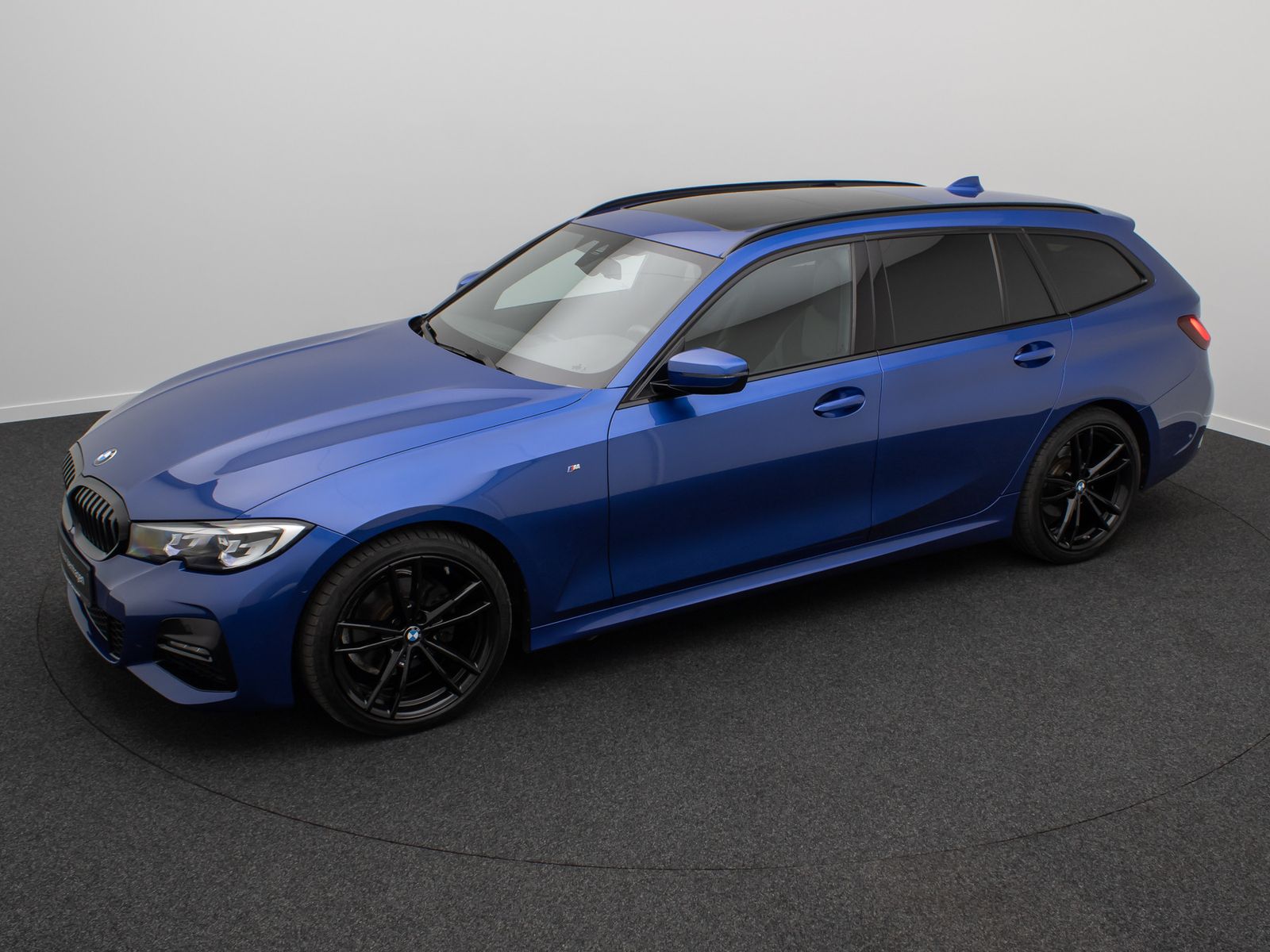 Fahrzeugabbildung BMW 320d M Sport Kamera DAB Panorama H/K 19Zoll
