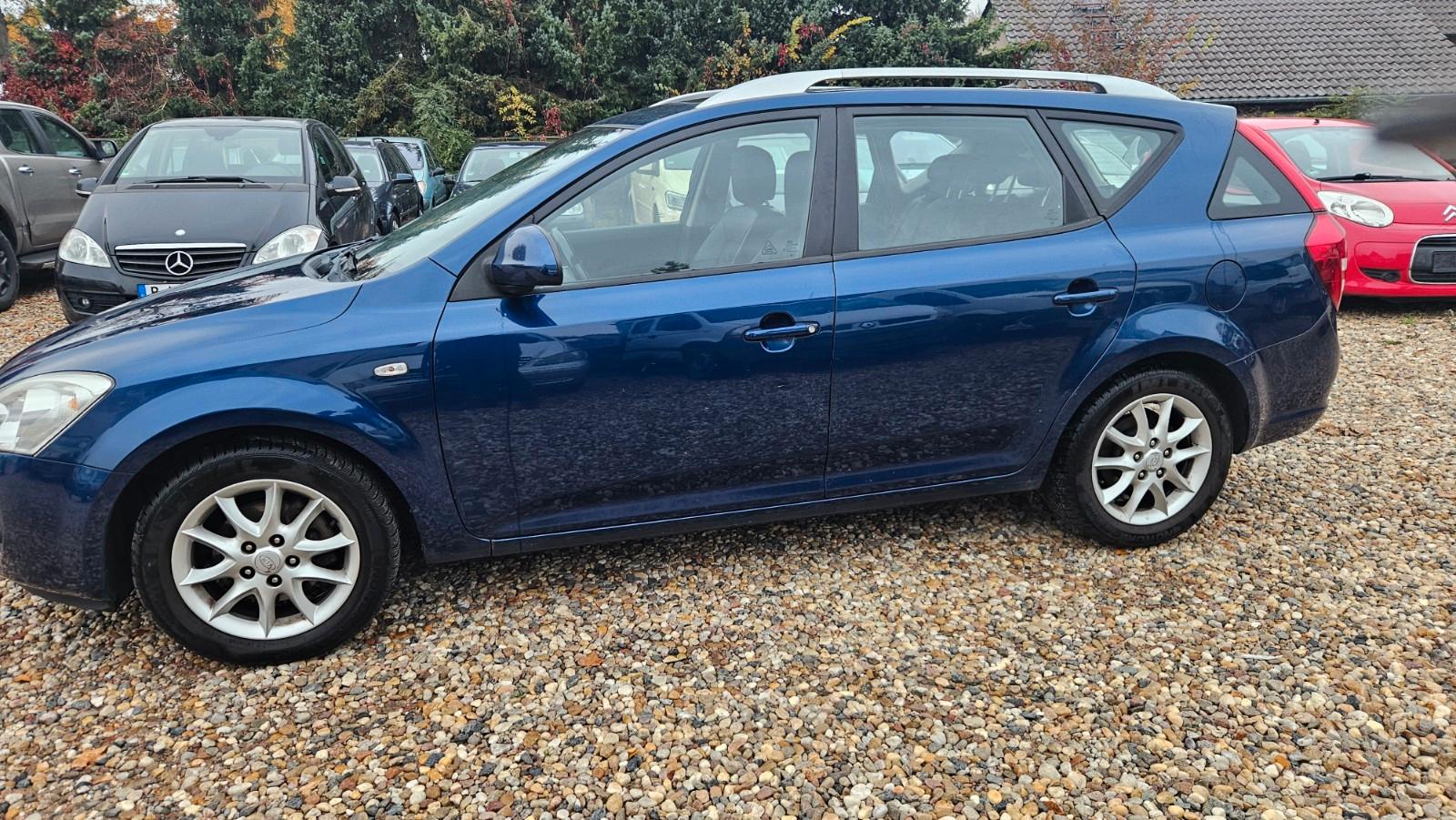 Kia cee'd 2009 — photo 8