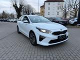Kia CEE'D SW 1.6 CRDi SPIRIT|ALLWETTER|NAVI|AHK| - Kia cee'd / Ceed in München