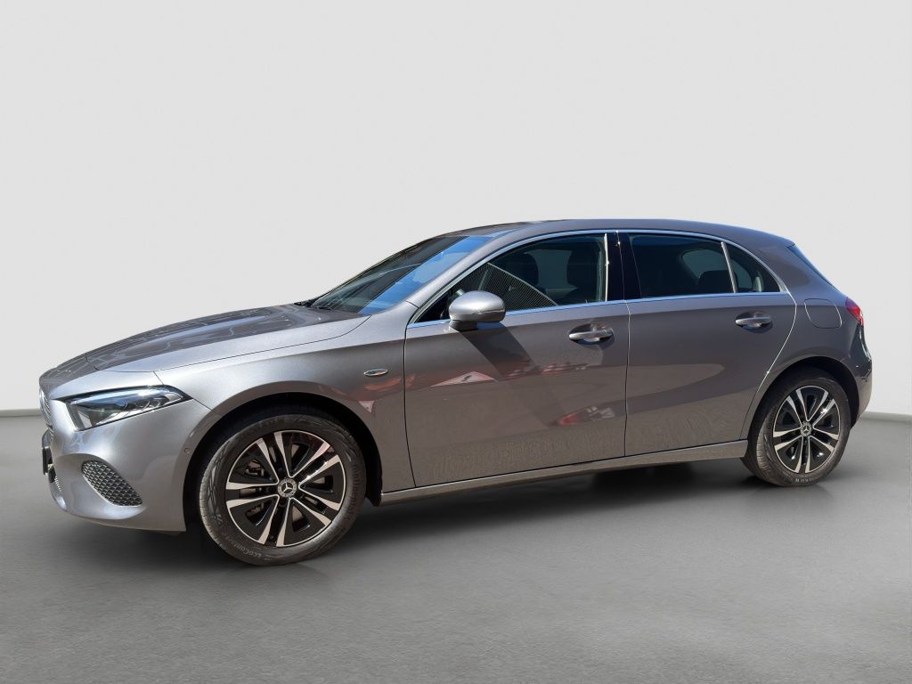 Fahrzeugabbildung Mercedes-Benz A 250 e Kompaktlimousine mit EQ Hybrid Technolog