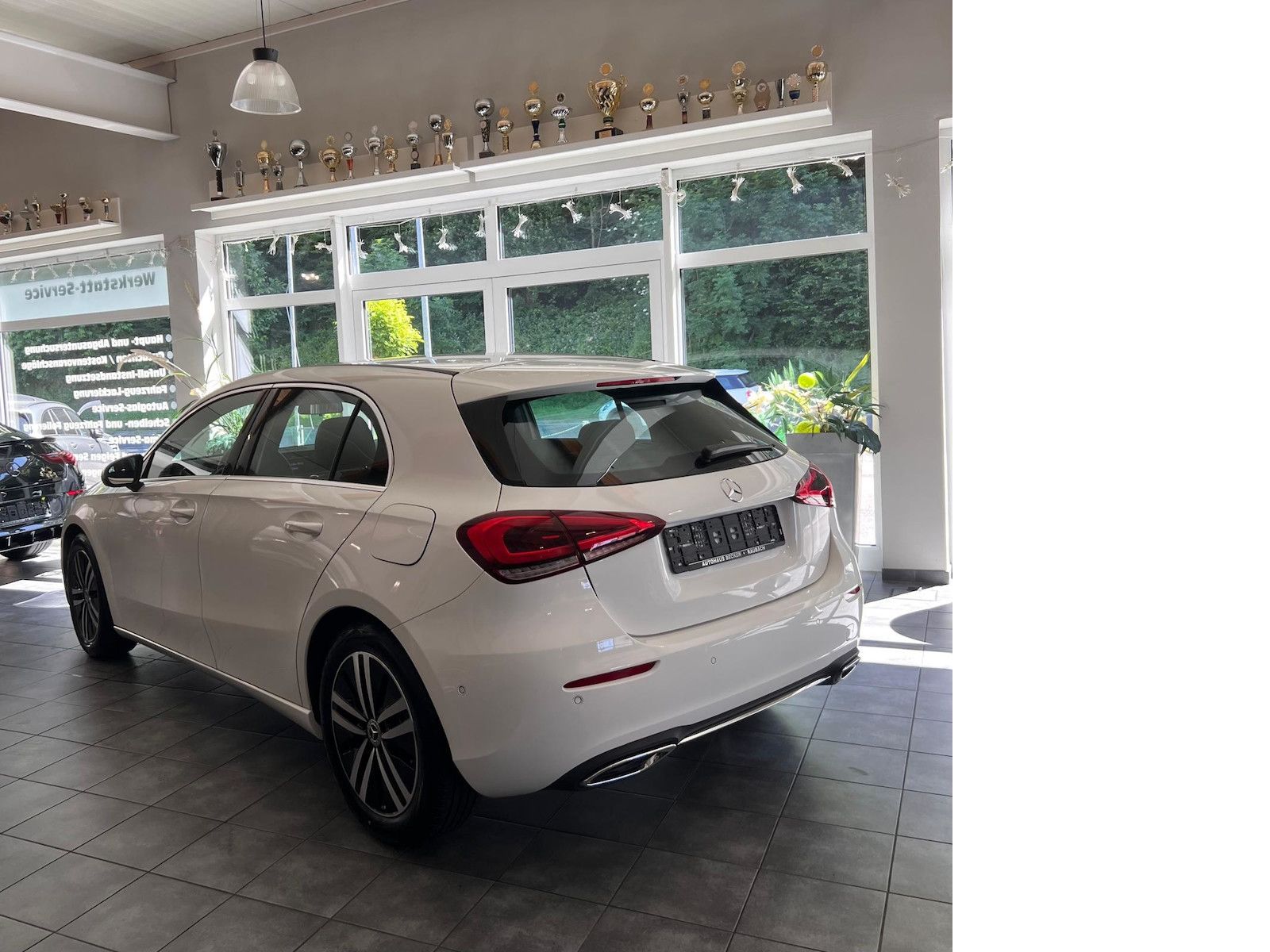 Fahrzeugabbildung Mercedes-Benz A 180 Progress. *MBUX High-End*LED*AHK