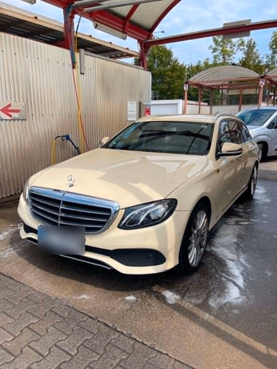 Mercedes-Benz E 200