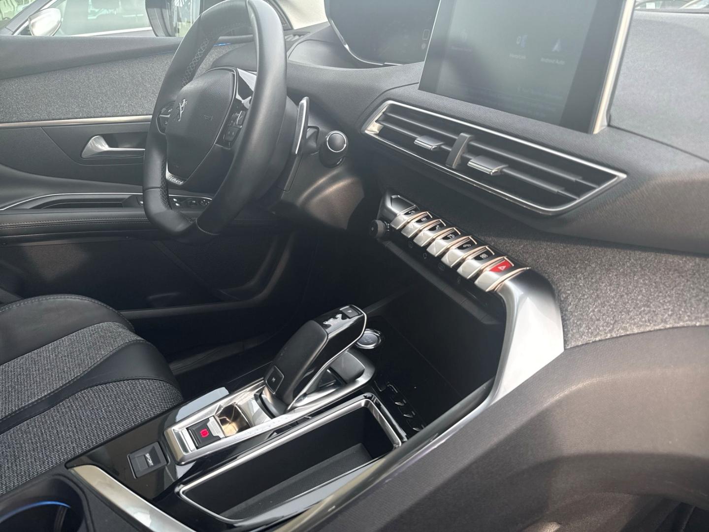 Peugeot 3008 Allure AHK-abnehmbar Navi Allwetter (neu)36