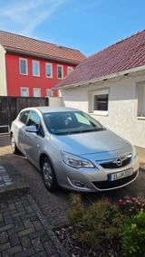 Opel Astra 1.6 Selection Automatik Selection - Opel Astra aus 2010: 1.6