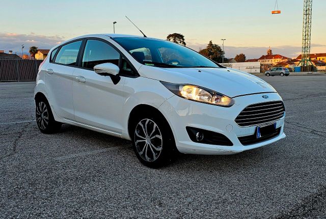 Ford Fiesta 1.4 5 porte Bz.- GPL