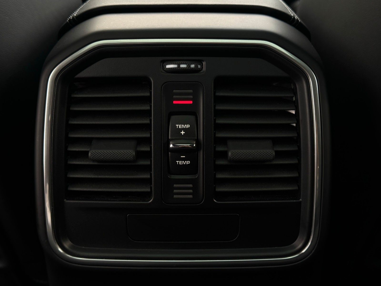 Fahrzeugabbildung Porsche Macan S V6 Pano Kamera Leder St-Heiz. Memory