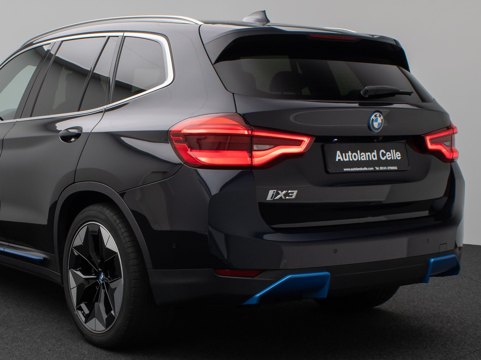 Fahrzeugabbildung BMW iX3 Impressive Panorama 360°HUD DAB H/K Komfort