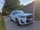 BMW iX1 xDrive30 M Sport - nahezu Vollausstattung - BMW iX1 von privat