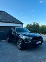 BMW X5 xDrive30d M-Paket/Pano/LED/Softclos... - BMW X5 in Solingen