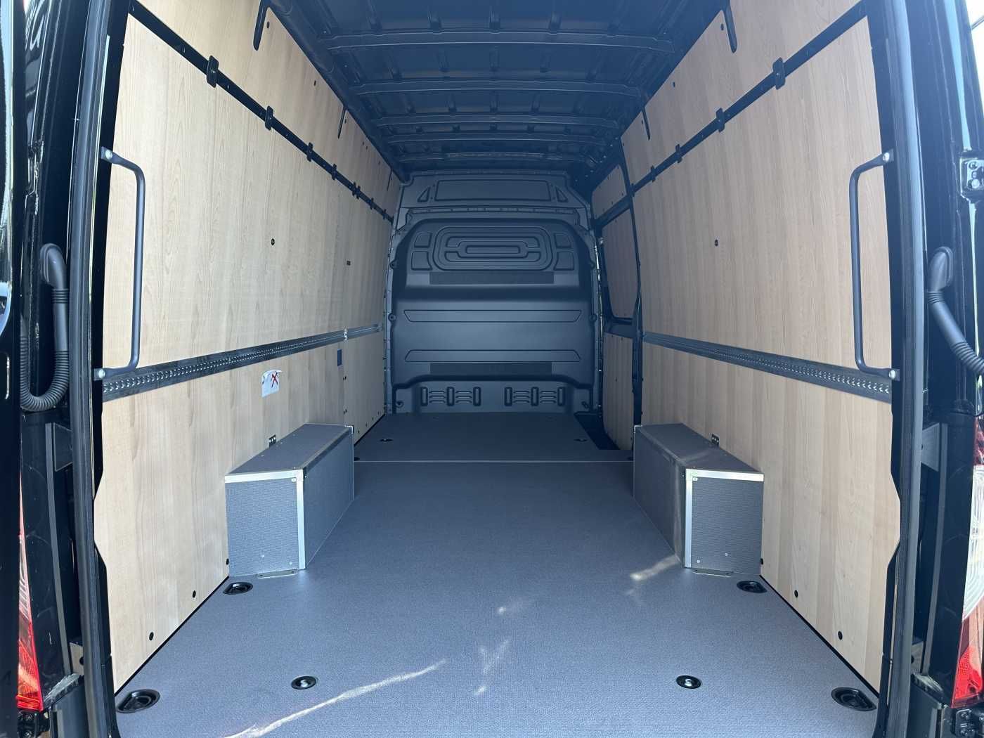 Fahrzeugabbildung Mercedes-Benz Sprinter 319 CDI 4325 AHK DISTRONIC 360 Klima