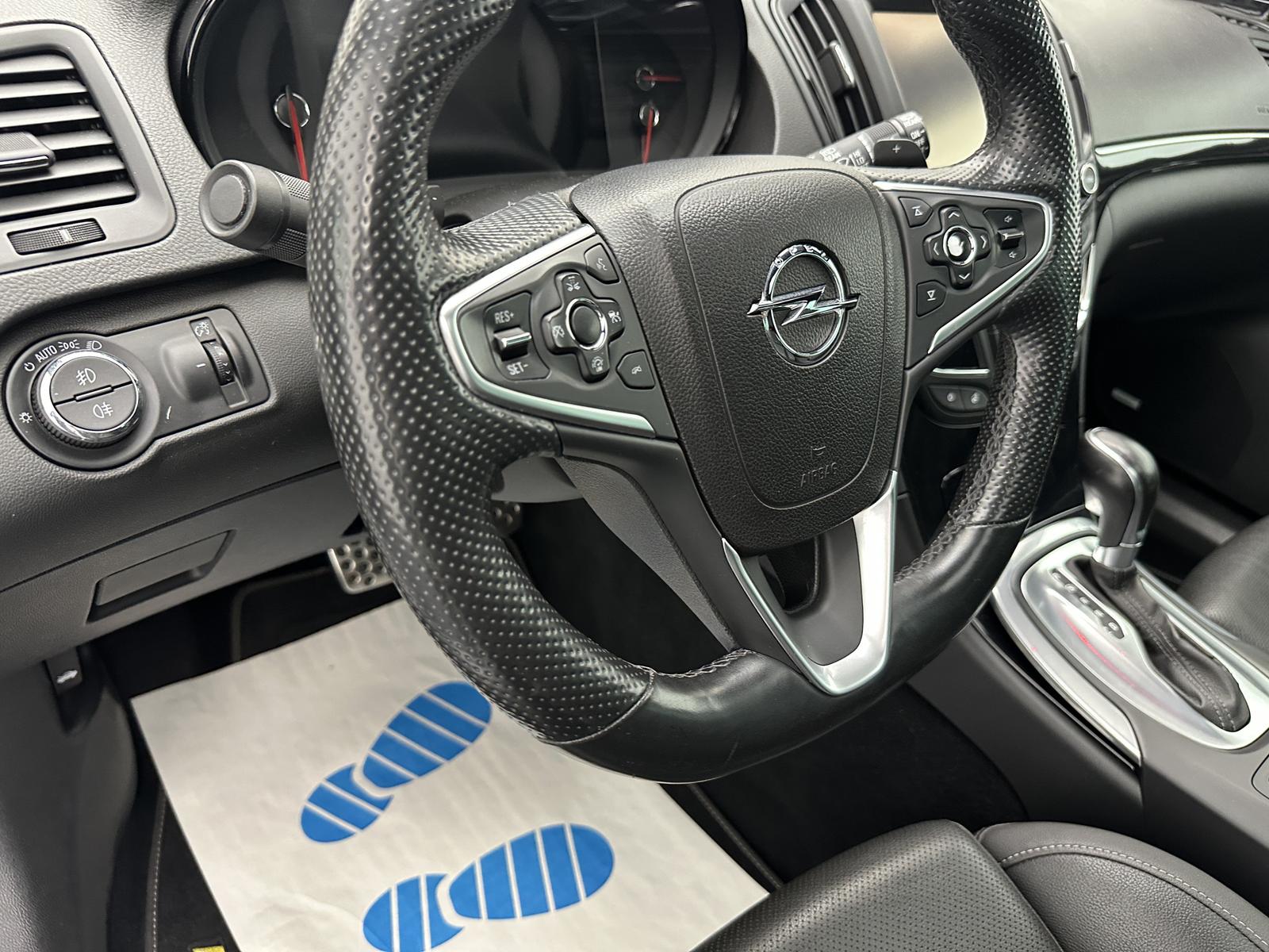 Opel Insignia Sports Tourer 2.0 Turbo 250 ch BVA – OPC Line – Toit pano Cuir ventilé