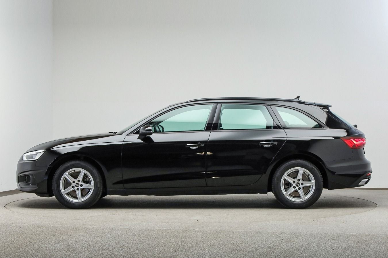 Audi A4 Avant 35 TDI Navi, LED, PDC, SHZ imagem 3