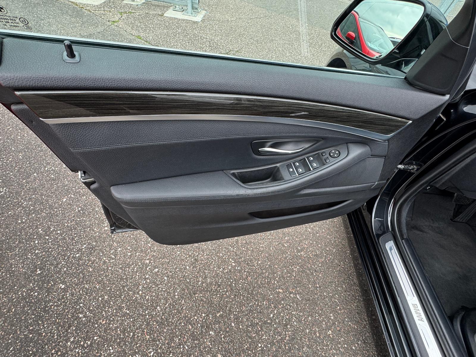 BMW 535D TOURING 3.0 313ch - BVA - CUIR - ATTELAGE - PLEINS PHARES XÉNON - SIÈGES CHAUFFANTS