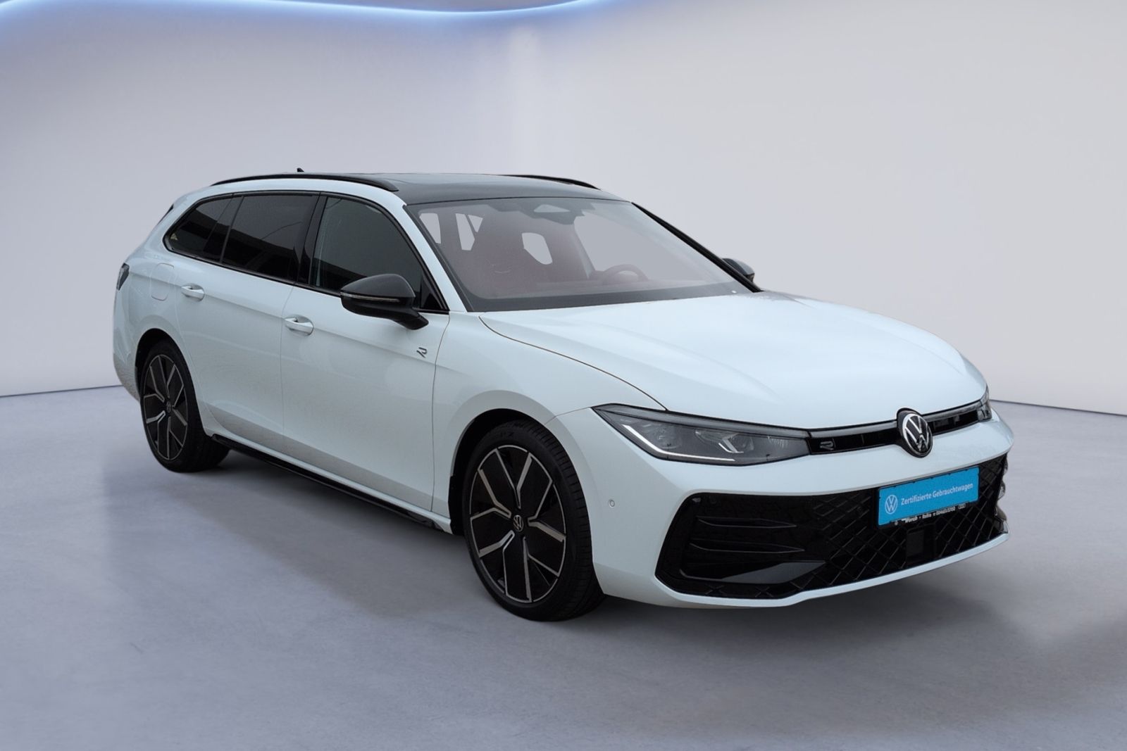 Passat R-Line 2.0 TDI 4MO DSG STHZ+PANO+AHK+