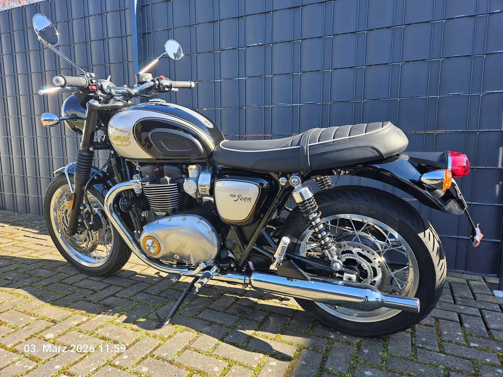 Fahrzeugabbildung Triumph Bonneville T120 Icon Edition