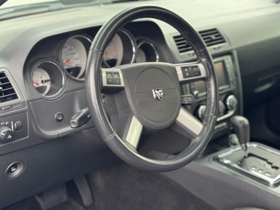 Fahrzeugabbildung Dodge Challenger 6.1 SRT8 Neuwagenimport Navi SD Leder