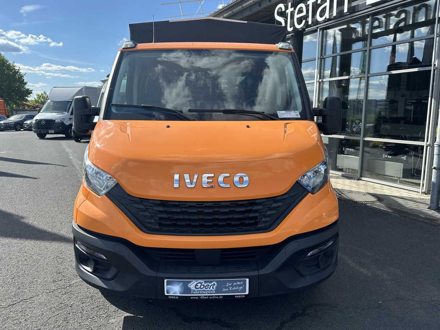 Fahrzeugabbildung Iveco Daily 35S14 Pritsche+Plane *AHK*Ladekran*7-Sitze