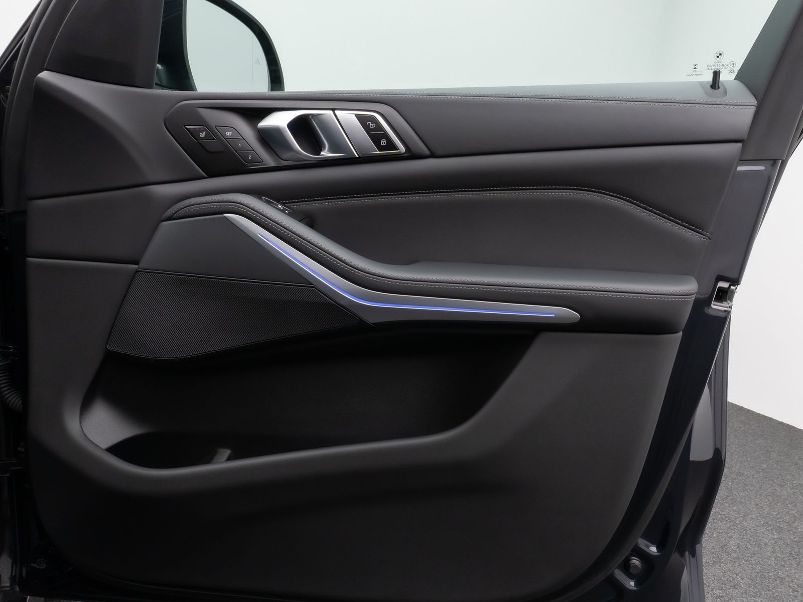 Fahrzeugabbildung BMW X5 xD40d M Sport Panorama Kamera HUD DAB Massage