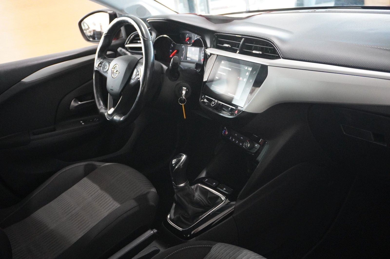 Fahrzeugabbildung Opel Corsa F 1.2 EDITION NAVI/SHZ/SPORT/PDC/TEMP/DAB+