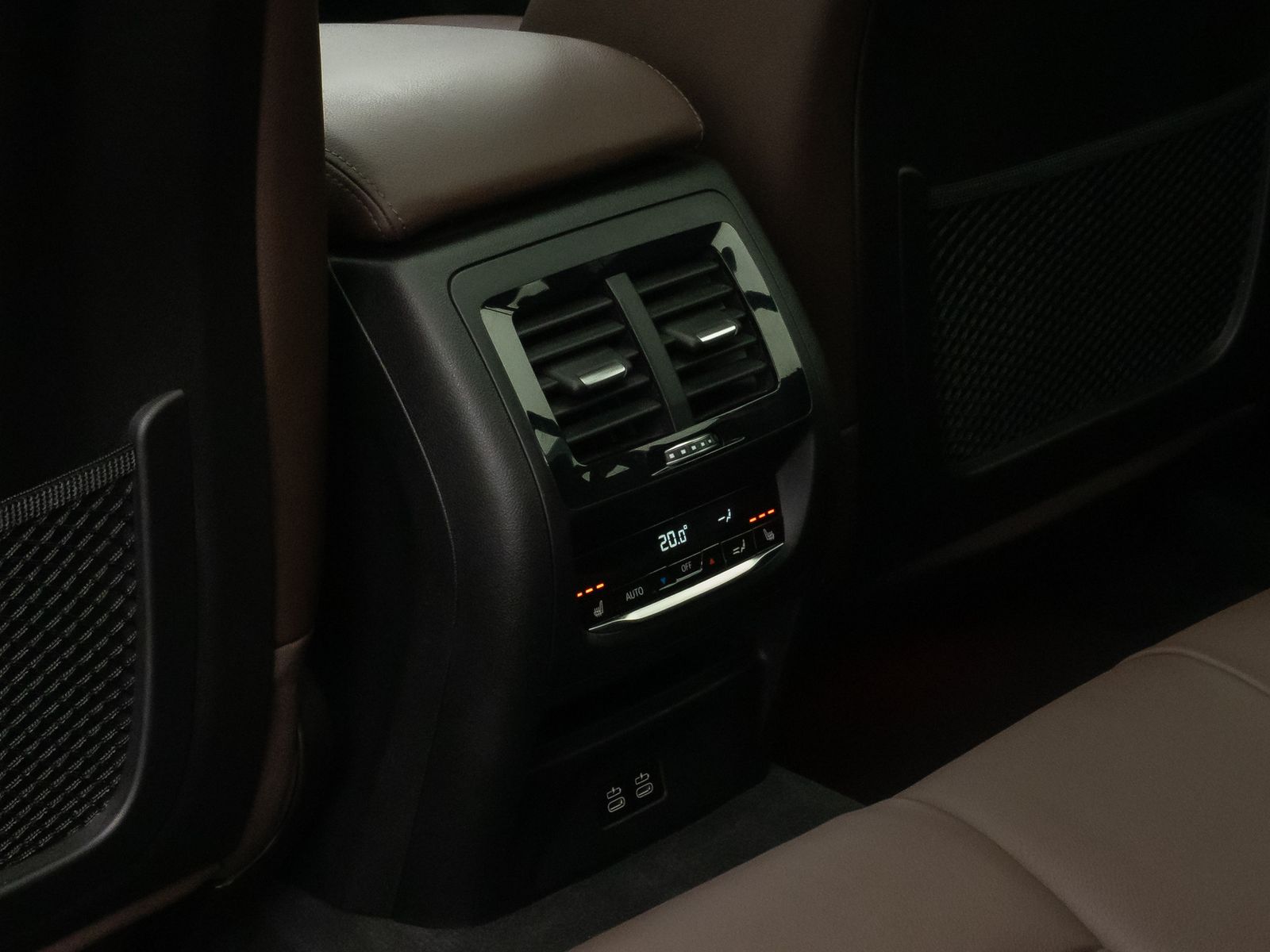 Fahrzeugabbildung BMW X4 xD30d M Sport Kamera Panoram HUD DAB HiFi AHK