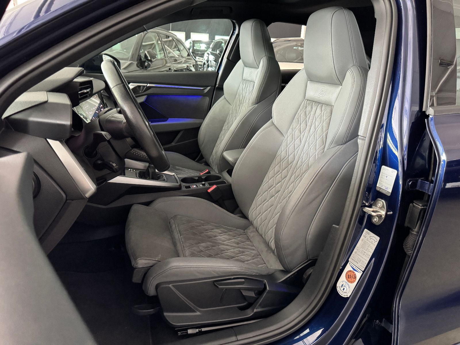 Fahrzeugabbildung Audi A3 Limousine S-LINE RS3 S-SITZE PANO VIRTUAL LED