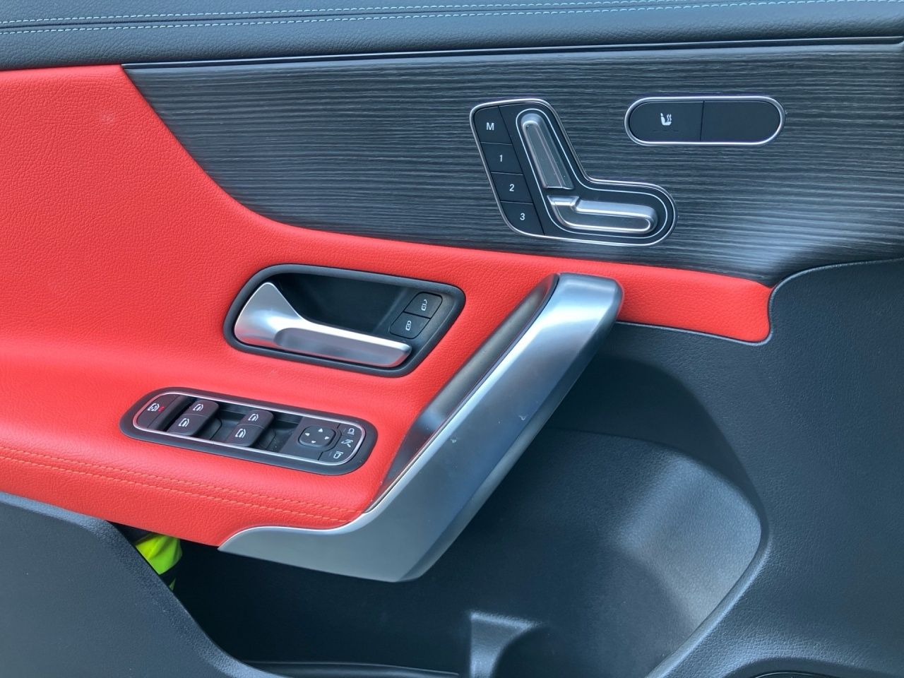 Fahrzeugabbildung Mercedes-Benz A 220 d 360 ACC AUT Fernlichtass. KlimaA LM Navi