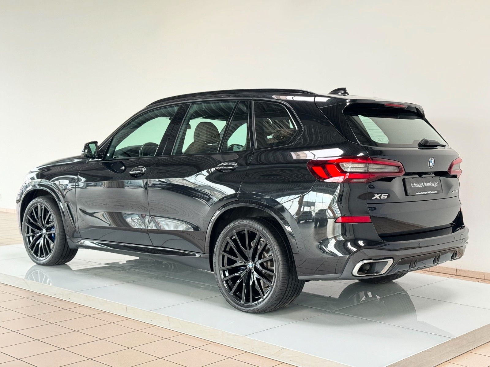 Fahrzeugabbildung BMW X5 xD40d M Sport HUD 360° DAB H/K Laser Komfort