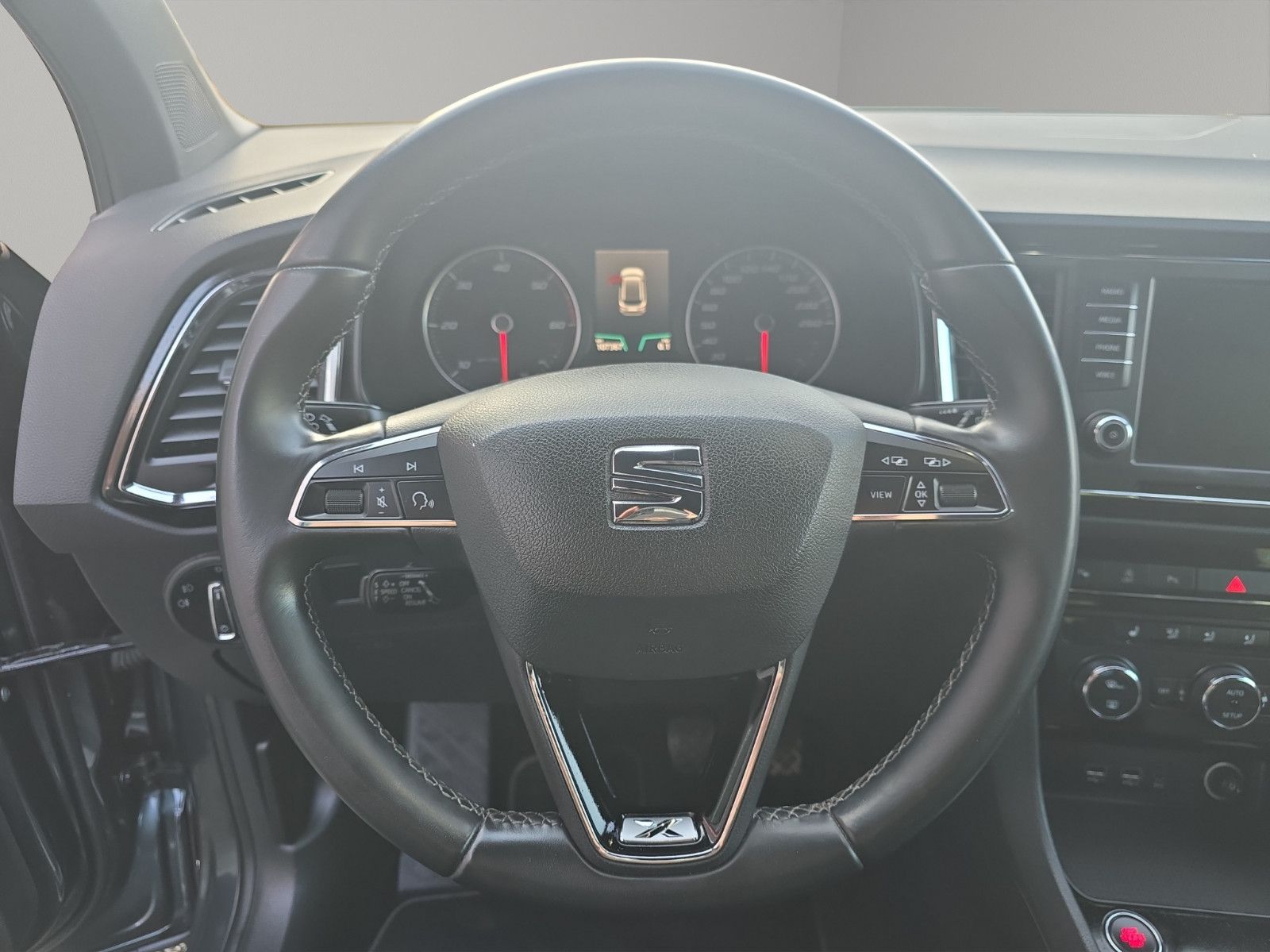 Fahrzeugabbildung SEAT Ateca Xcellence+LED+Navi+PDC+Kamera+AHK