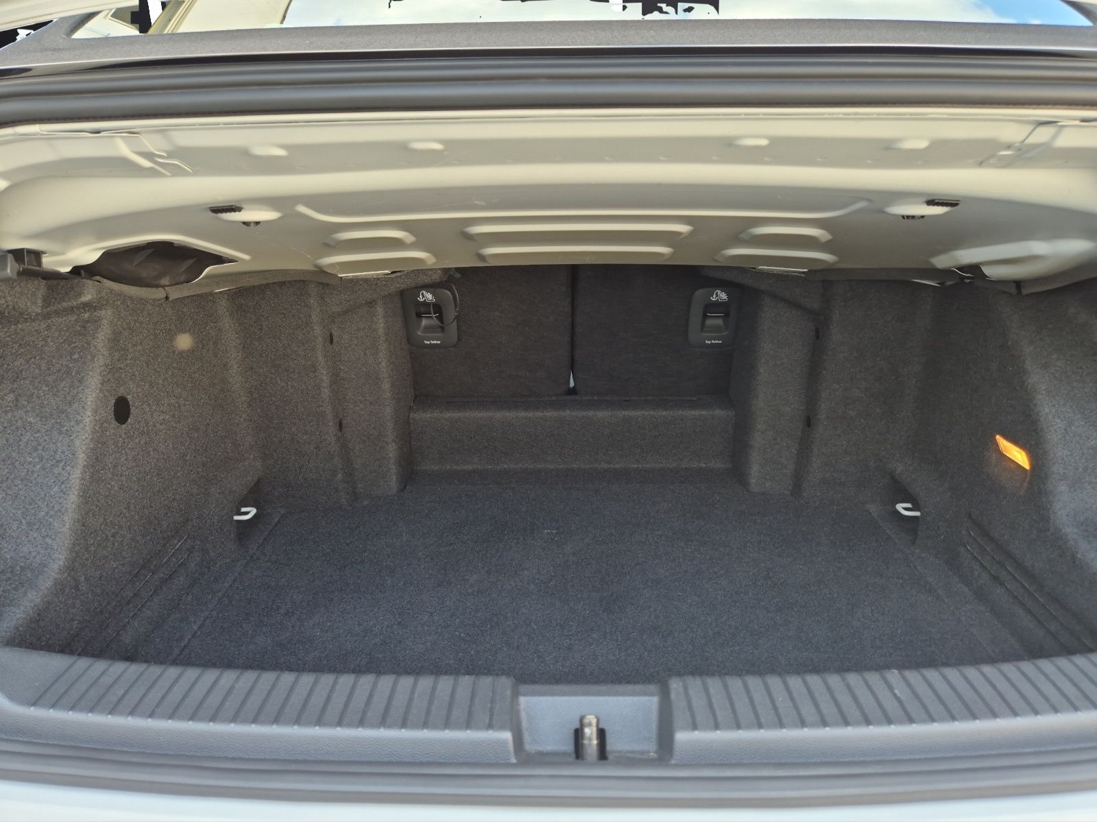 Fahrzeugabbildung Volkswagen T-Roc Cabriolet TSI R-Line LED Navi AID ACC PDC