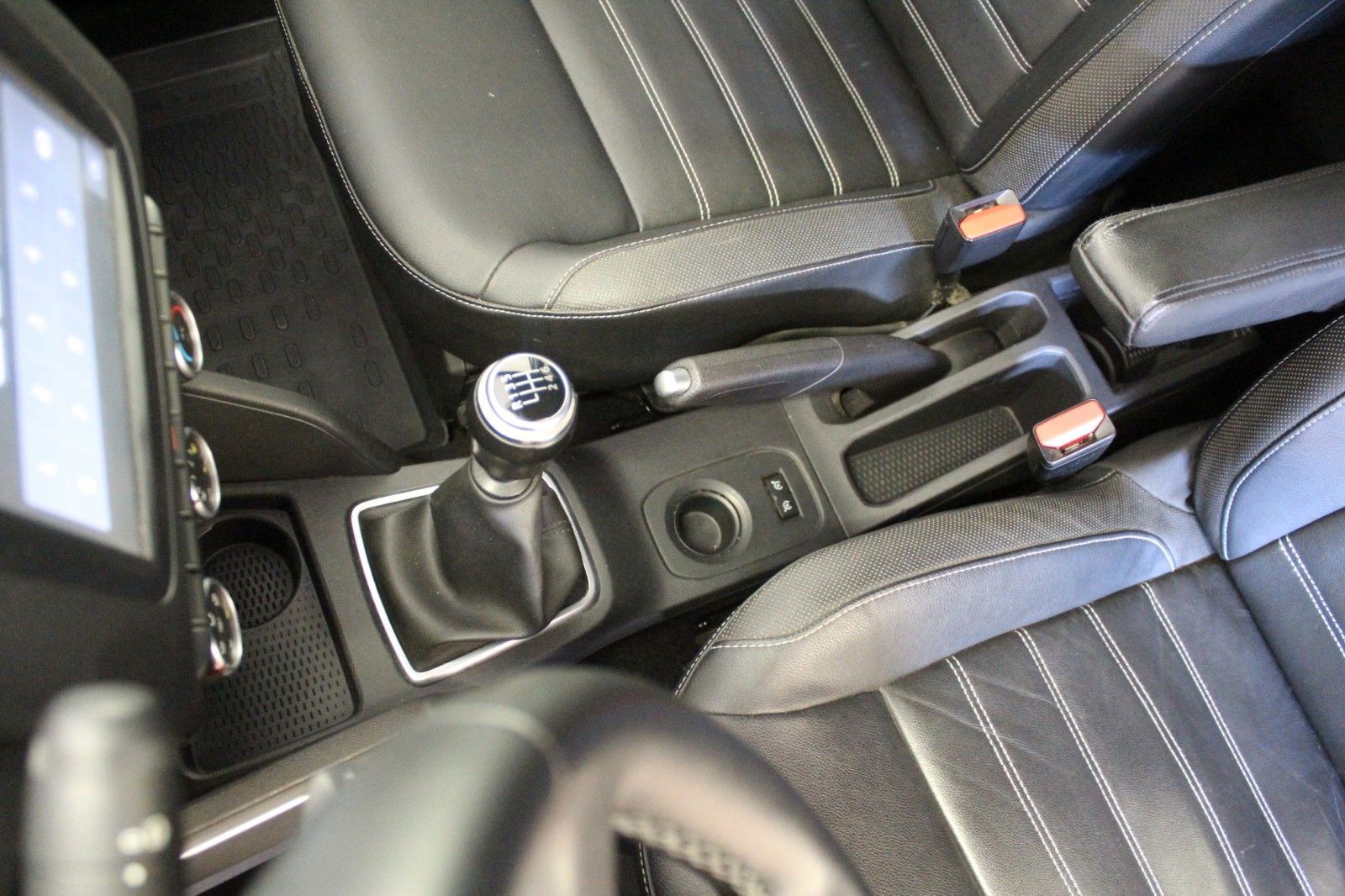 Fahrzeugabbildung Dacia Duster TCE 125 Prestige AHK*Leder *Navi
