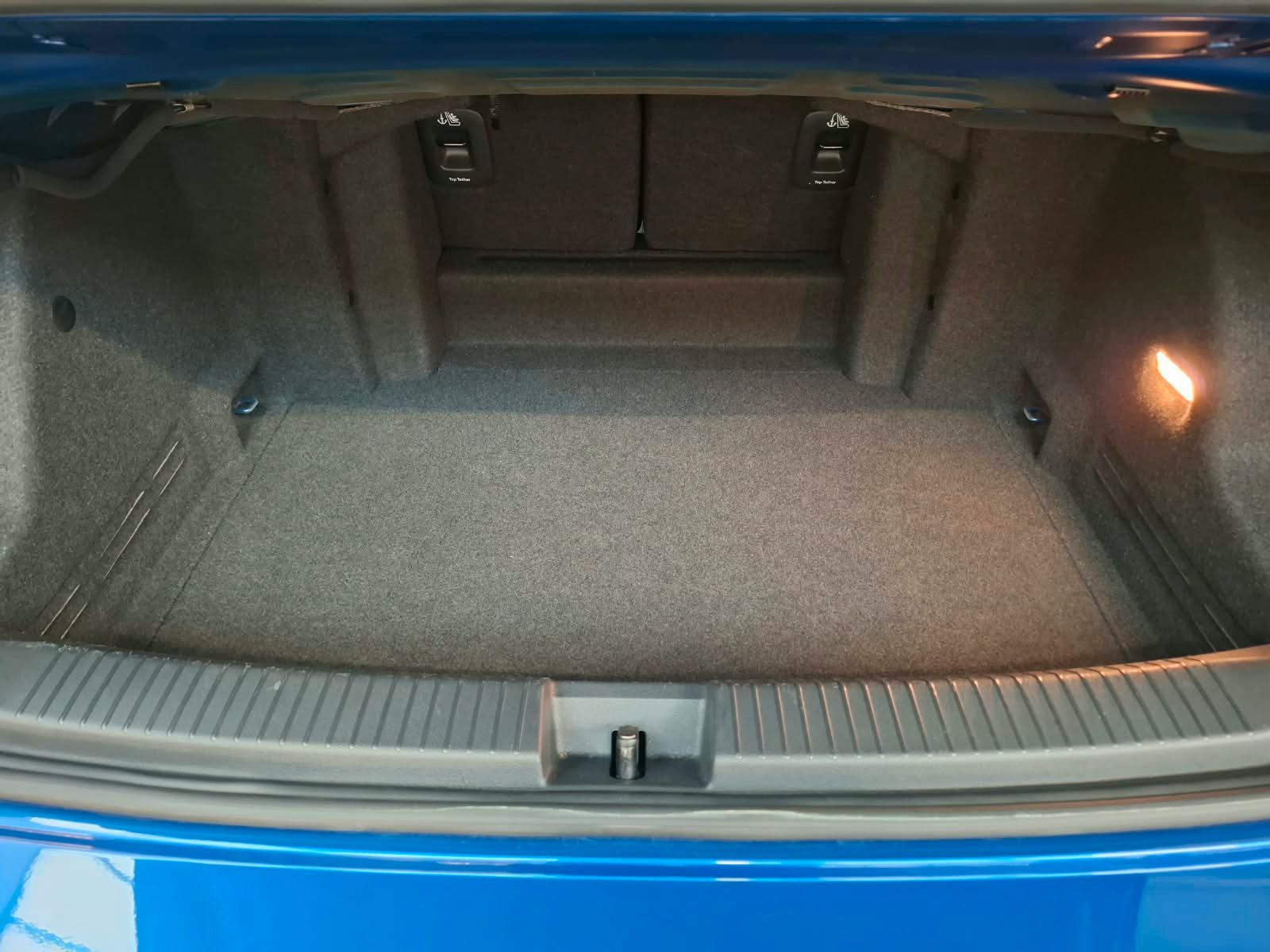Fahrzeugabbildung Volkswagen T-Roc Cabrio R-Line 1.5TSI DSG +ACC+LED+IQ.Drive