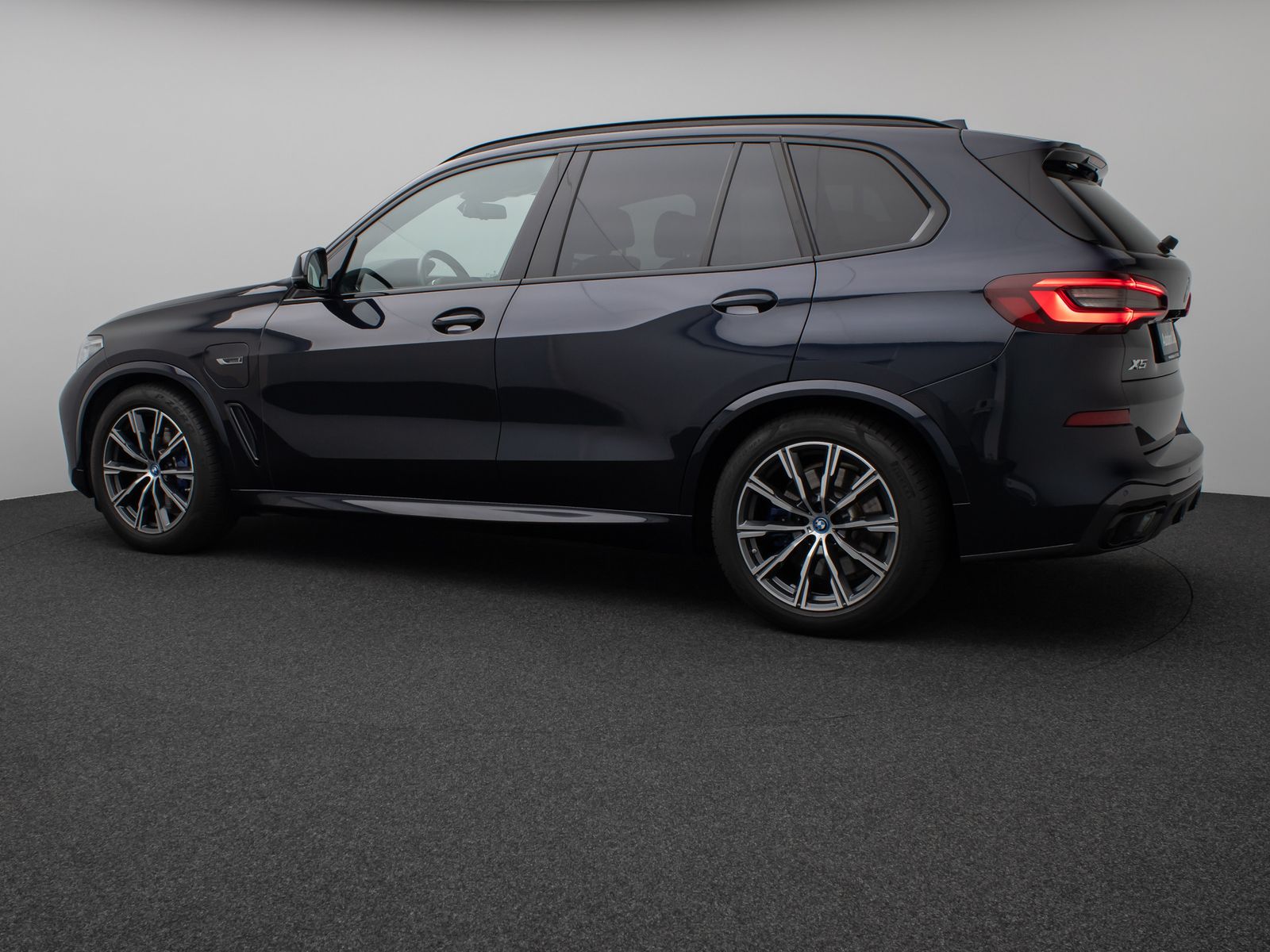 Fahrzeugabbildung BMW X5 xD45e M Sport Laser 360°HUD DAB HiFi SoftClos