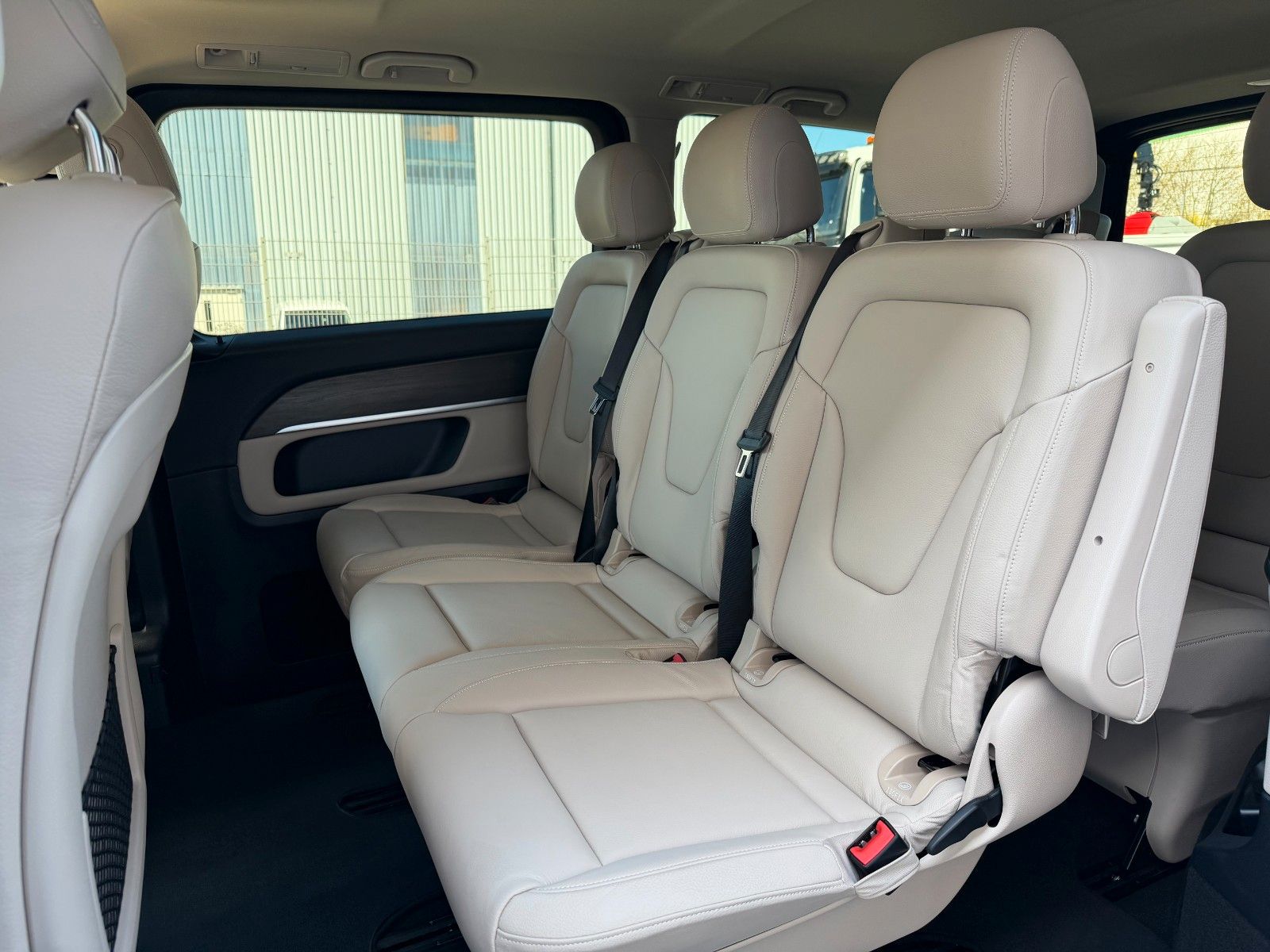 Fahrzeugabbildung Mercedes-Benz V 250 d AVA DISTRONIC AHK2,5to elektr Türen 360