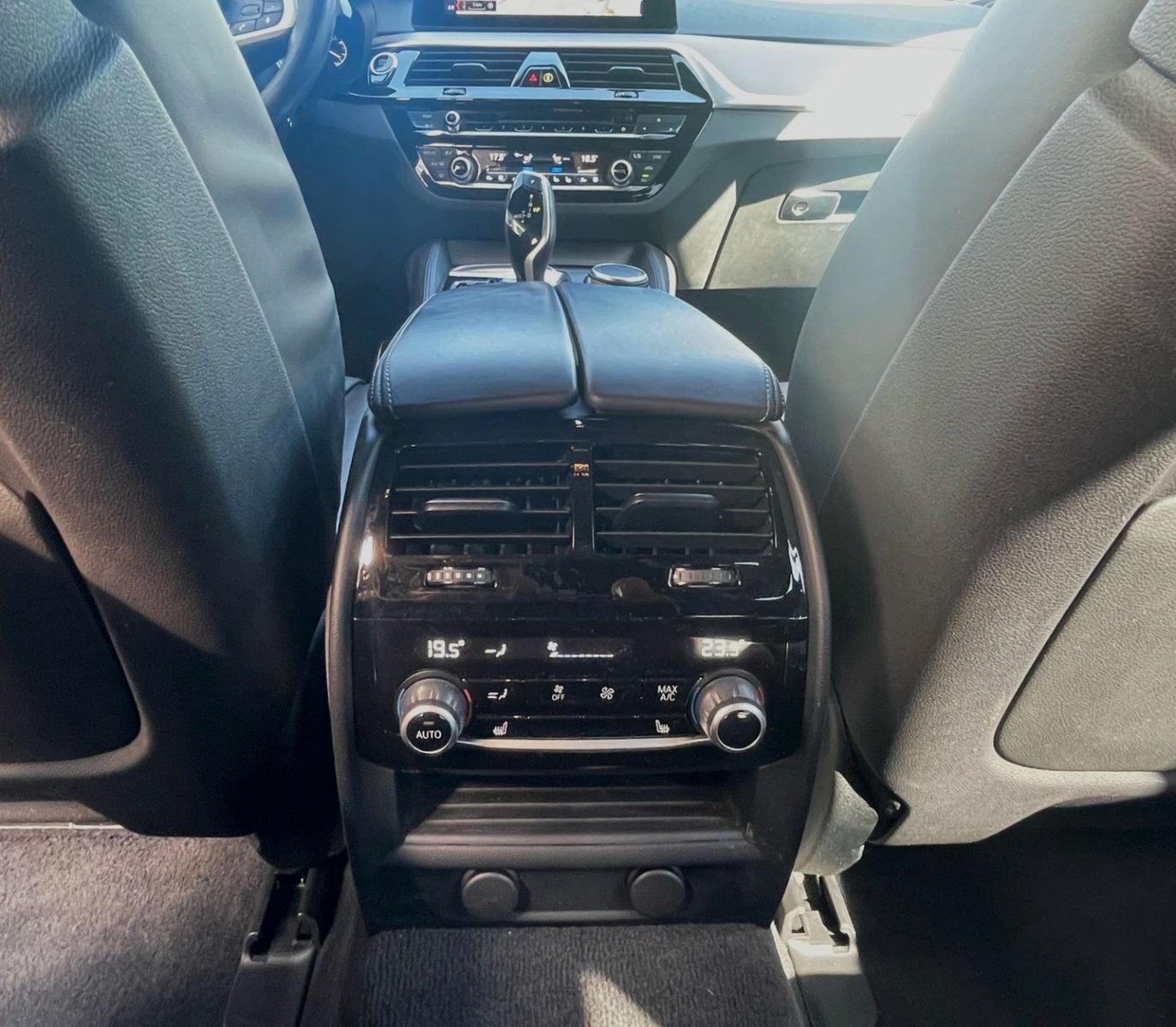 Fahrzeugabbildung BMW 540 d xDrive SAG M SPORT HUD KOMFORTSITZE  DDC
