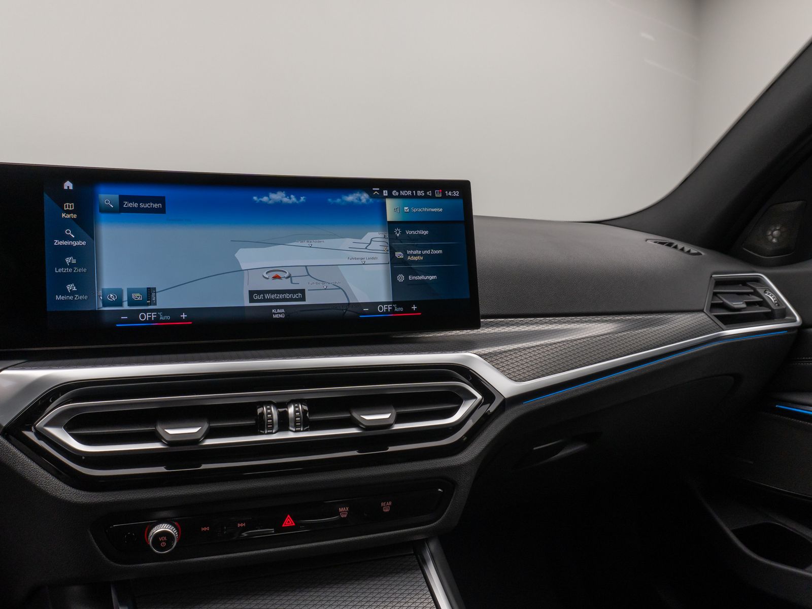 Fahrzeugabbildung BMW 330e xD M Sport Pro Kamera HUD DAB H/K Stop&Go