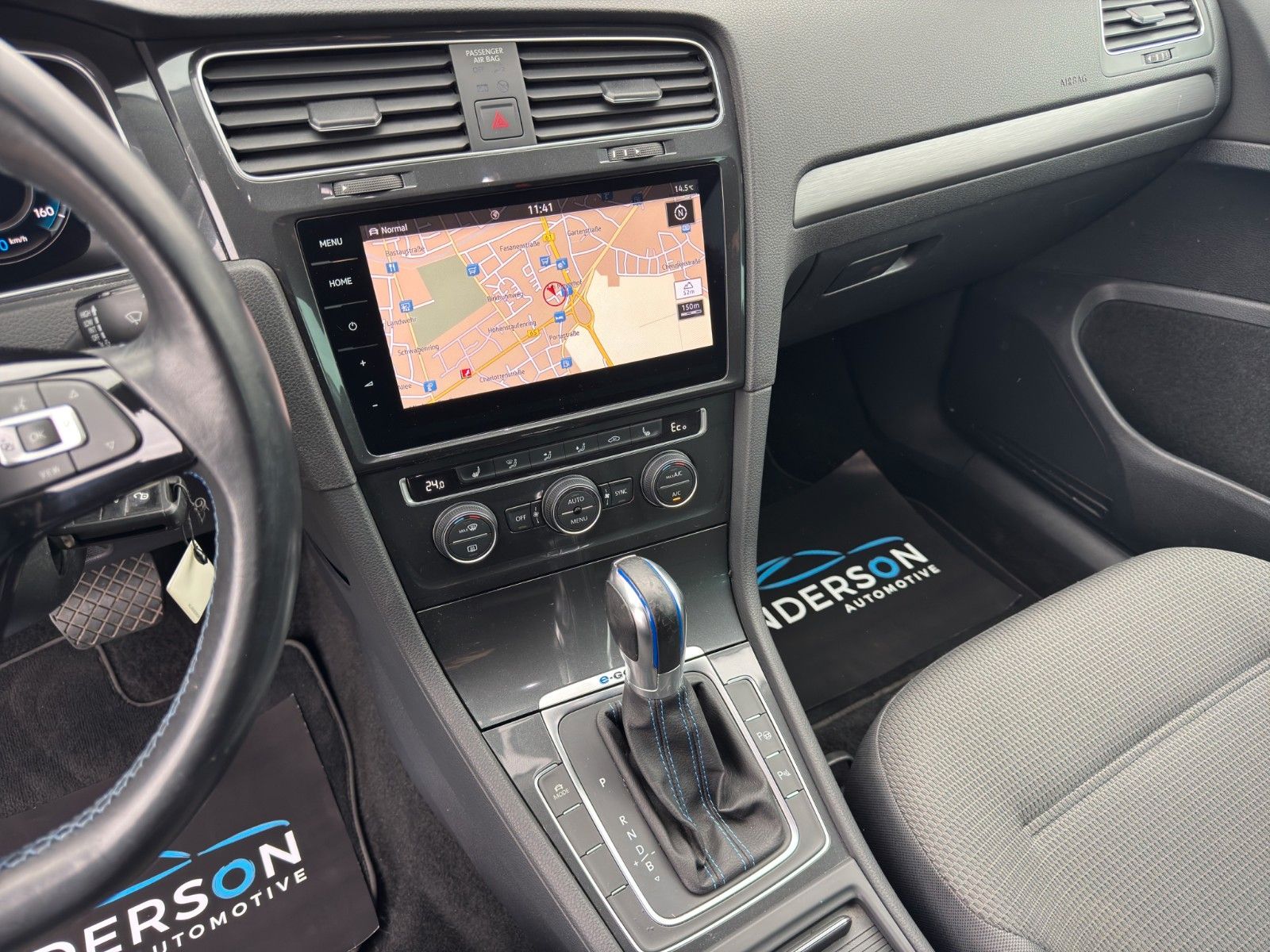 Fahrzeugabbildung Volkswagen GOLF E COMFORT VIRT KAM SHZ LED ALLWET PDC