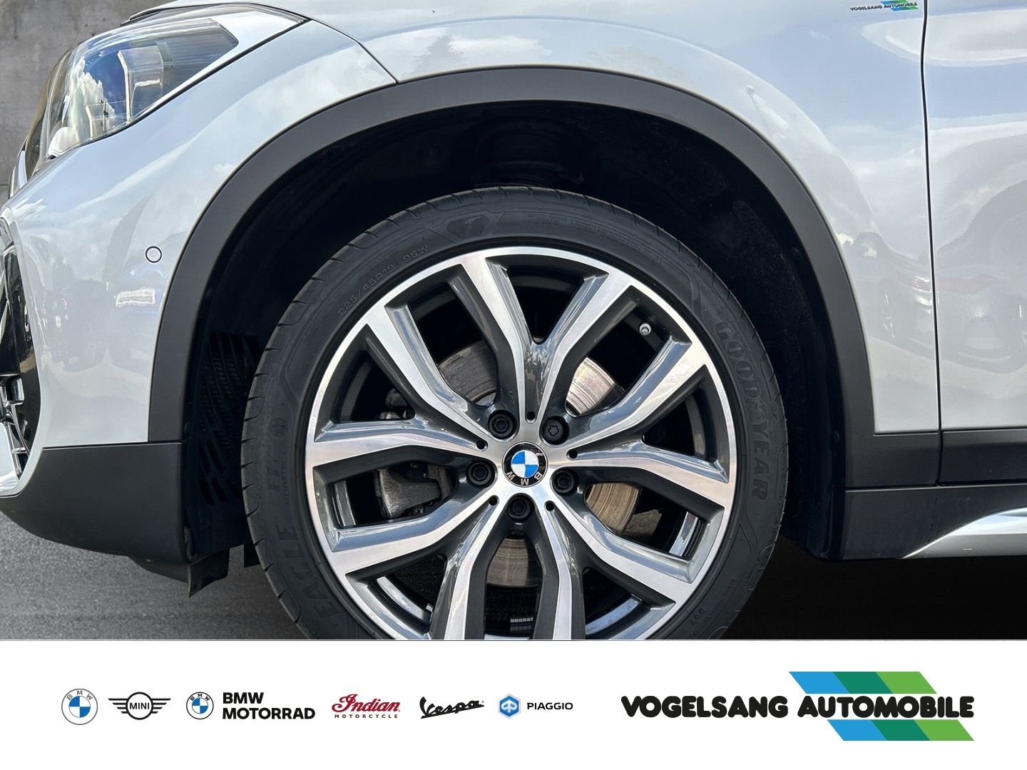 Fahrzeugabbildung BMW X1 20i xDrive,SportLine,AHK,Rückfahrk.,H&KSound,