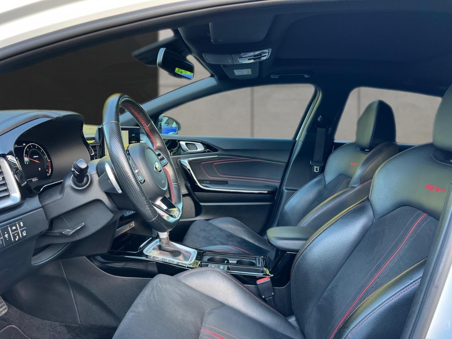 Kia ProCeed GT 1.6T SPORTAUSPUFF PANORAMA NAVIGATION