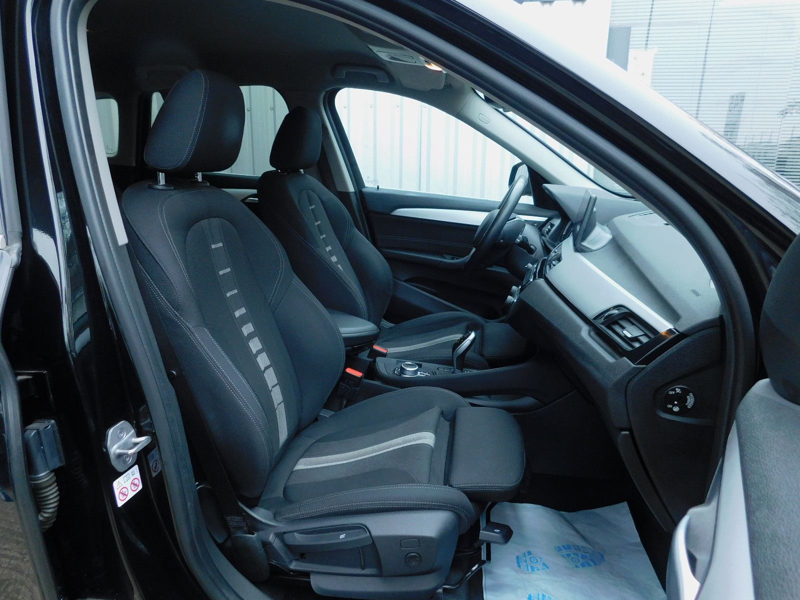 BMW X1 sDrive18d  Head-up Disply LED Navi Kamera AHK foto 18
