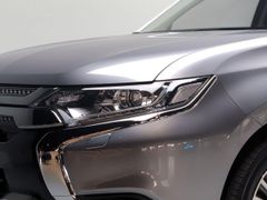 MITSUBISHI Outlander PHEV Spirit 4WD Scheckheft Mitsubishi
