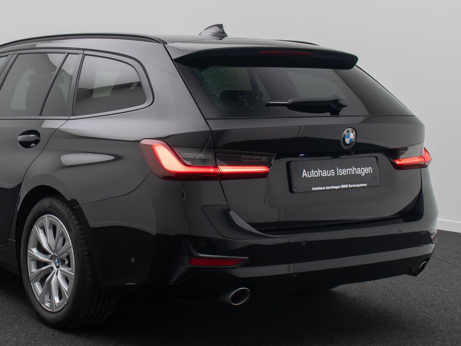 Fahrzeugabbildung BMW 318d HiFi Kamera DAB Alarm WLAN FernlichtAssist