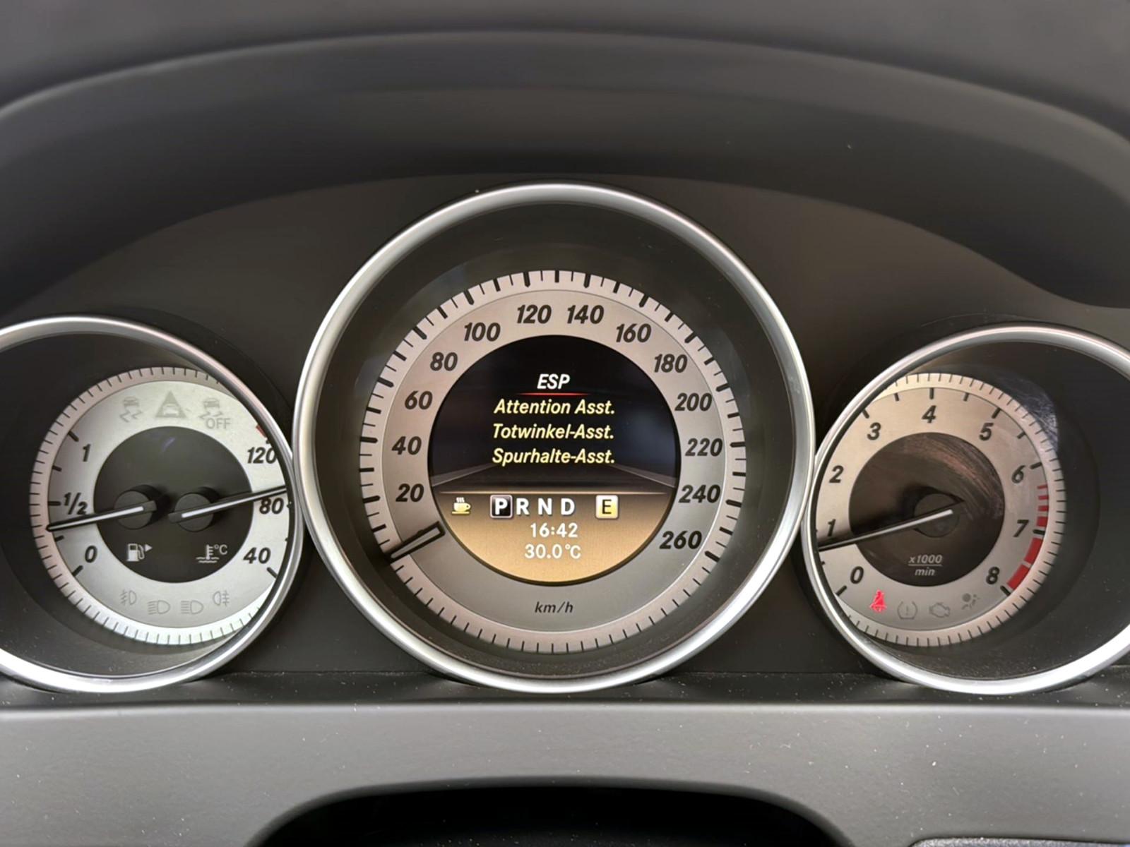 Mercedes-Benz C 180 Coupe CGI+BI-XENON+NAVI+LEDER+PDC+ALU