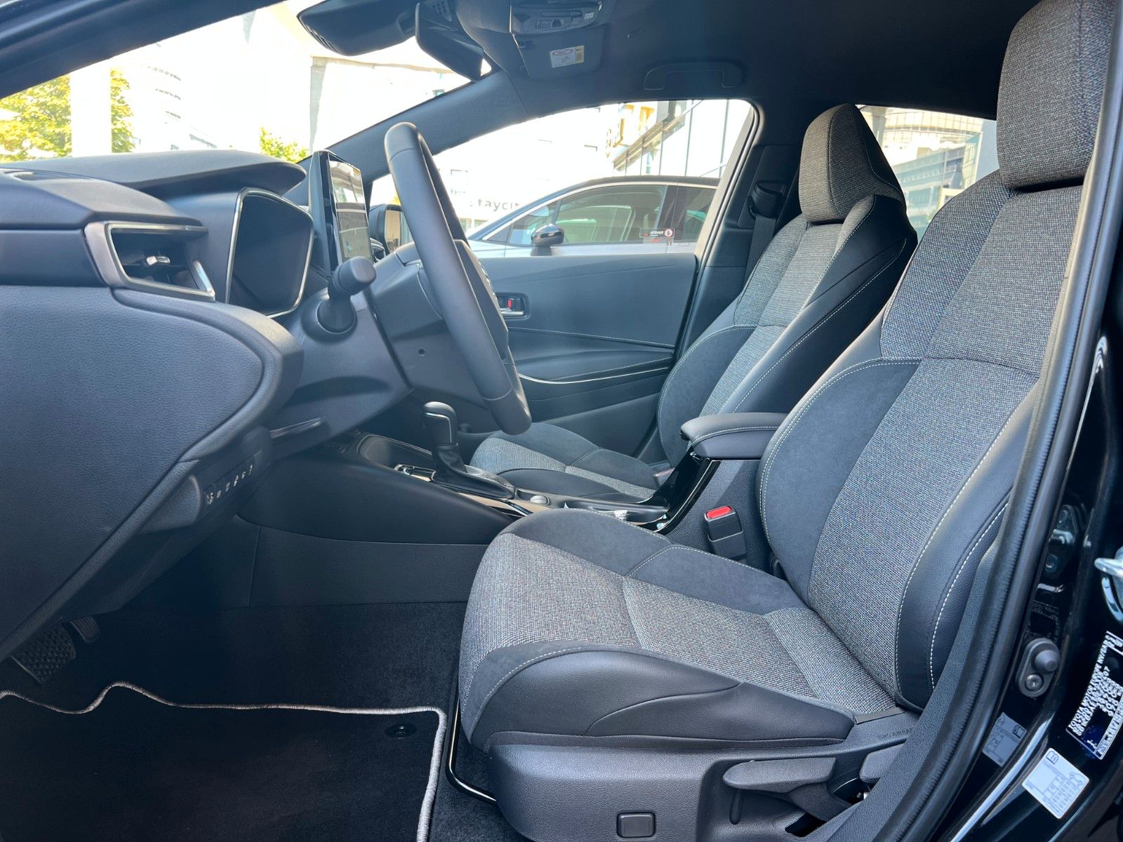 Fahrzeugabbildung Toyota Corolla Hybrid 140PS Teamplayer Technikpaket