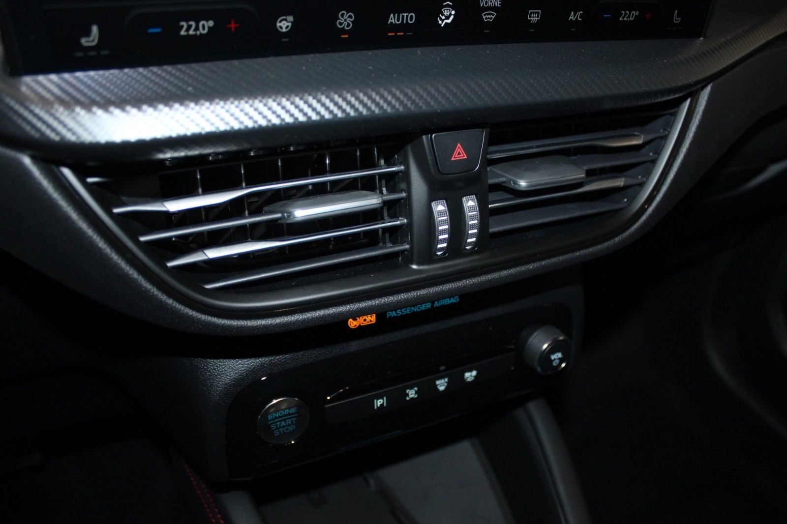 Fahrzeugabbildung Ford Kuga PHEV ST-LINE NAVI Kamera Winter Paket