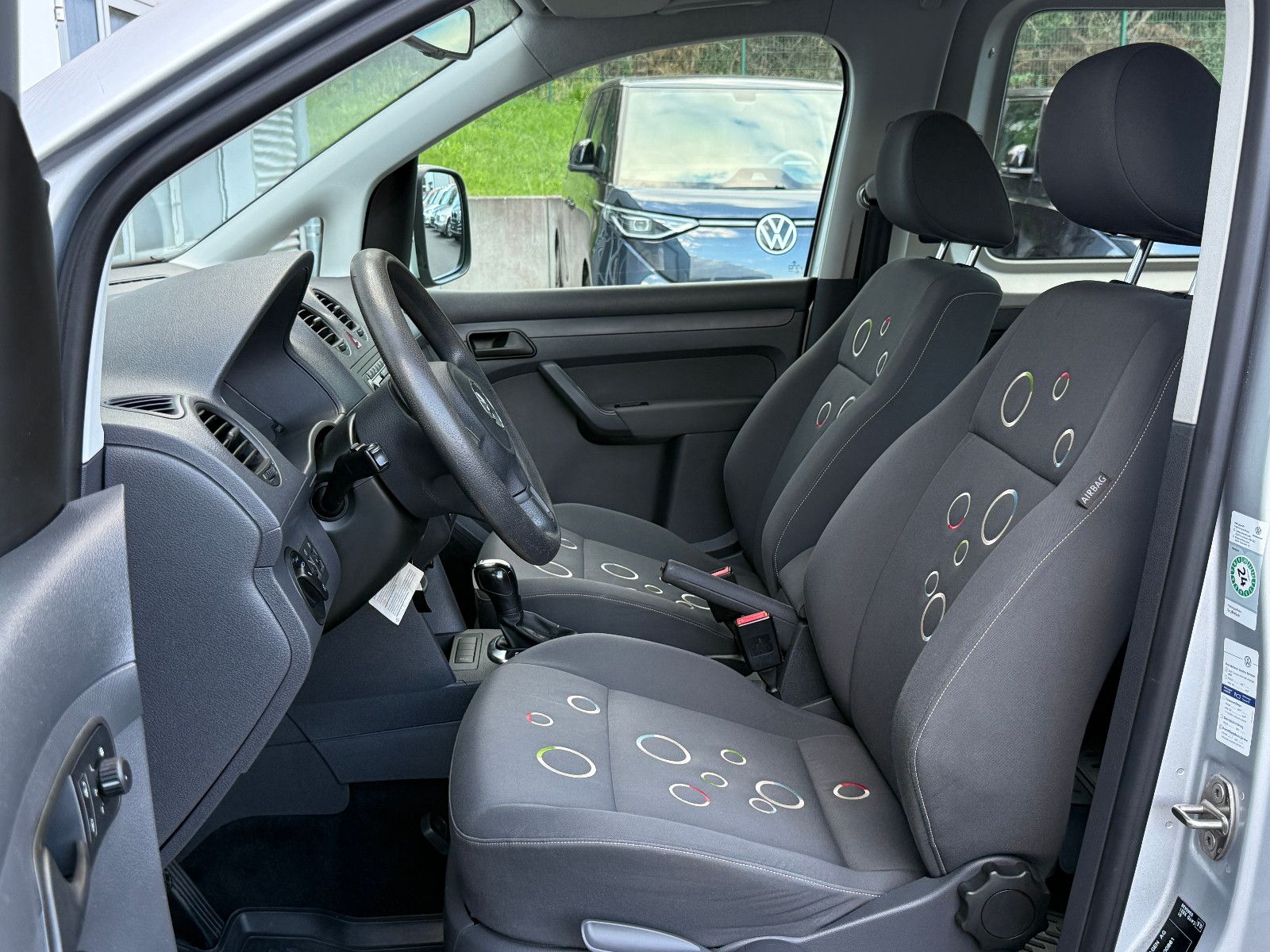 Fahrzeugabbildung Volkswagen Caddy Roncalli 1.6 TDI DSG AHK Tempomat SHZ