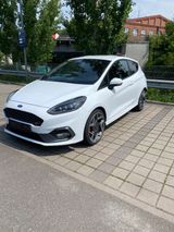 Ford Fiesta 1,5 EcoBoost ST mit Leder-Exklusiv-Pa... - Ford Fiesta in Hamburg