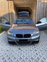 BMW E91 LCI 330i XDrive M-Paket - BMW 330 mit Benzin-Antrieb: Kombi, E91 330i