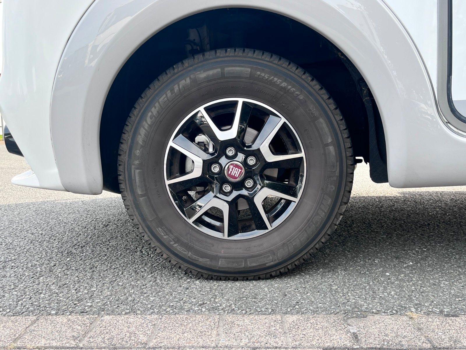 Fahrzeugabbildung LMC Explorer Comfort I 615 - Neuzustand -