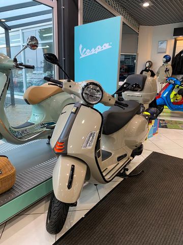 Vespa GTS 300 supersport  RST